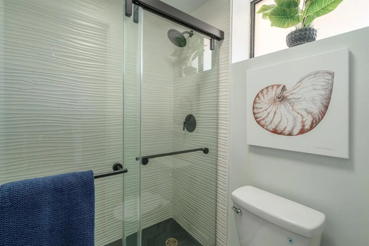 Chic Beachfront Condo— Newly Remodeled — 2024 Kihei 0*,