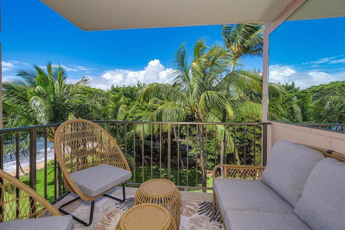 Chic Beachfront Condo— Newly Remodeled — 2024 Kihei